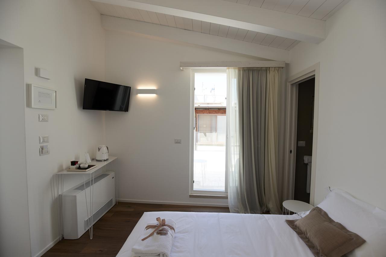 Iulius Suite & Spa コンヴェルサーノ エクステリア 写真